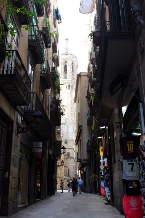 Narrow Dark Alley in Barcelona's Gothic Quarter