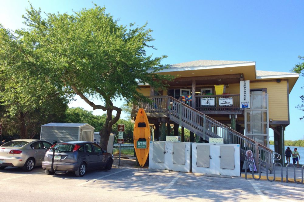 Camping Fort De Soto Camp Store