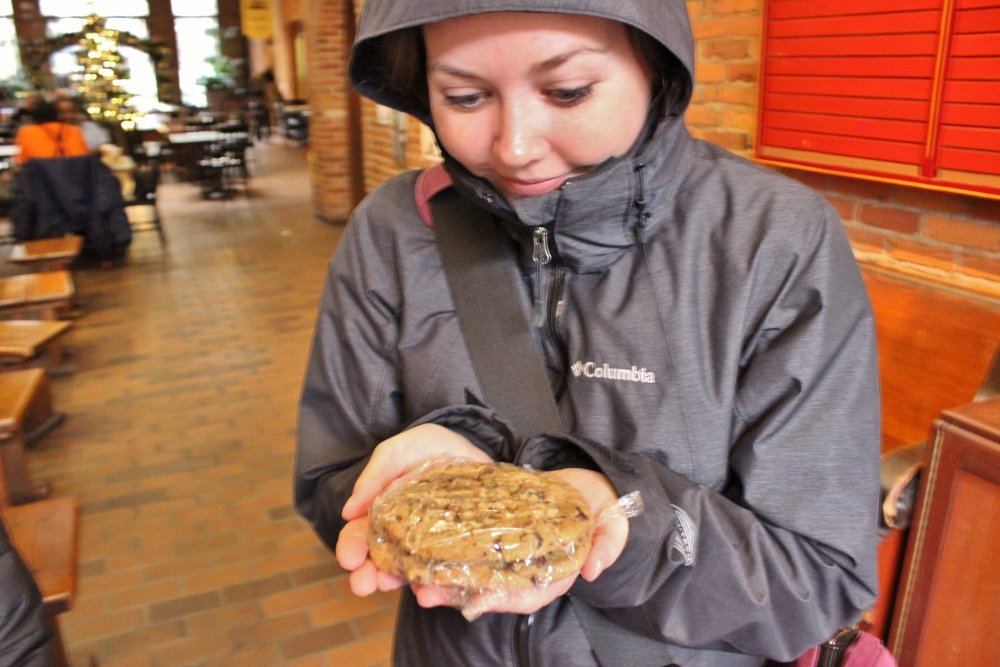 Seattle Eats - Chocolate Chip Walnut Cookies from Cow Chip